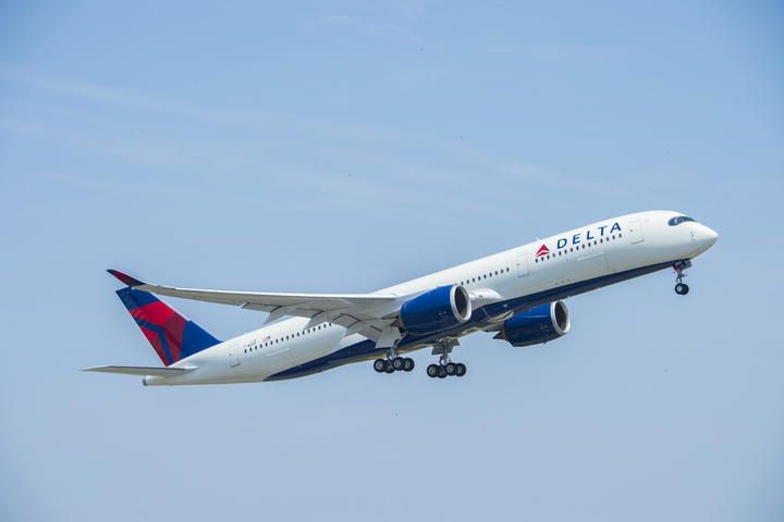 A350-900 in flight